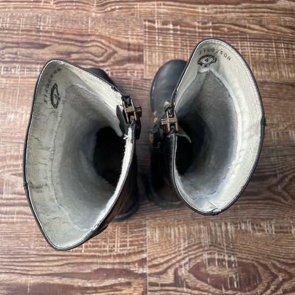 Fluevog. Wool-lined, chunky-soled, vintage Fluevog boots. Mid calf. Size 6. - Picture 5 of 9